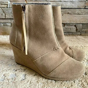 Toms Desert Tan Wedge Suede Leather Booties Ankle Boots Zip Up: 10
